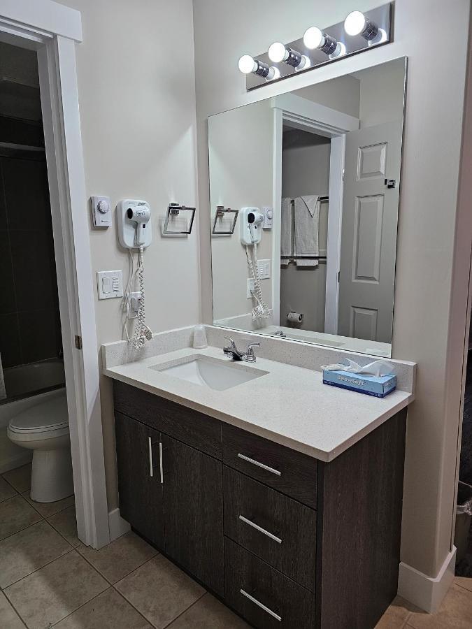 Western Budget Motel #1 Leduc/Nisku ภายนอก รูปภาพ